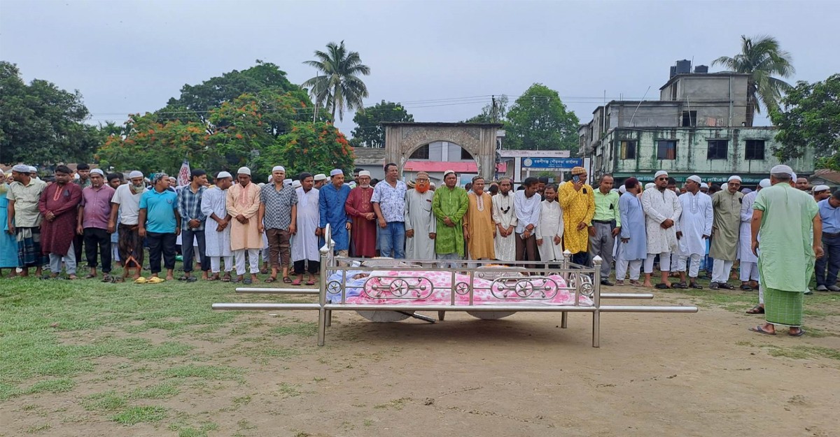 দাদা-দাদির কবরের পাশে চিরনিদ্রায় শায়িত সাংবাদিক নাদিম