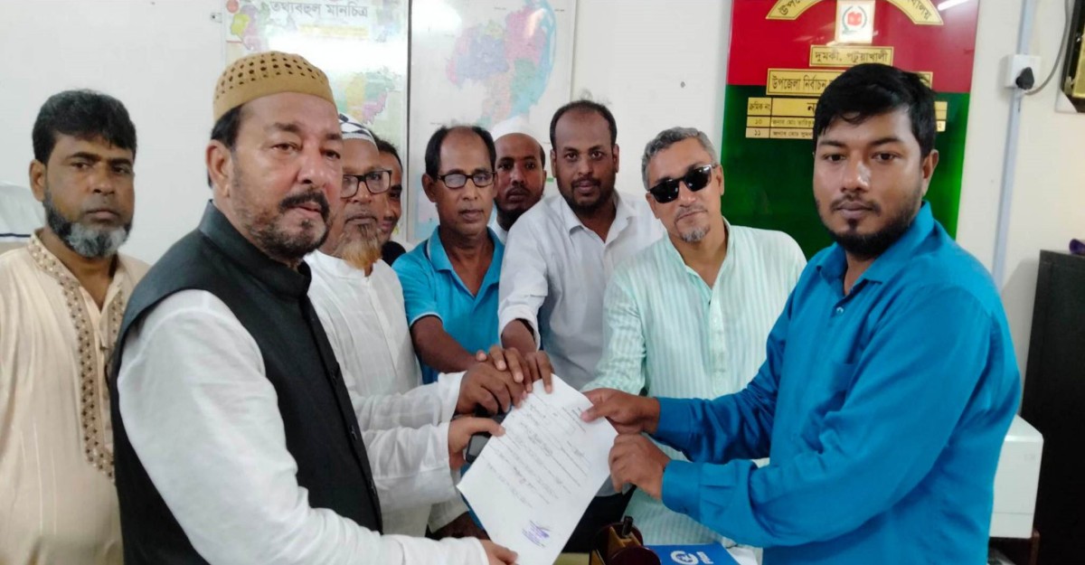 দুমকিতে ২ ইউপি নির্বাচনে বাবা ছেলেসহ ৮ প্রার্থীর মনোনয়নপত্র দাখিল