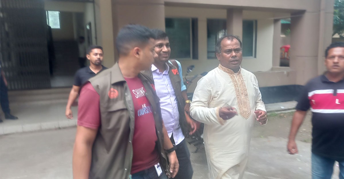 চাঁদপুরে যুবলীগকর্মীকে গুলি করে হত্যা, চেয়ারম্যান গ্রেফতার
