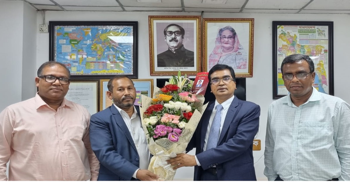 কৃষি ব্যাংকের এমডিকে বসুন্ধরা গ্রুপের ফুলেল শুভেচ্ছা
