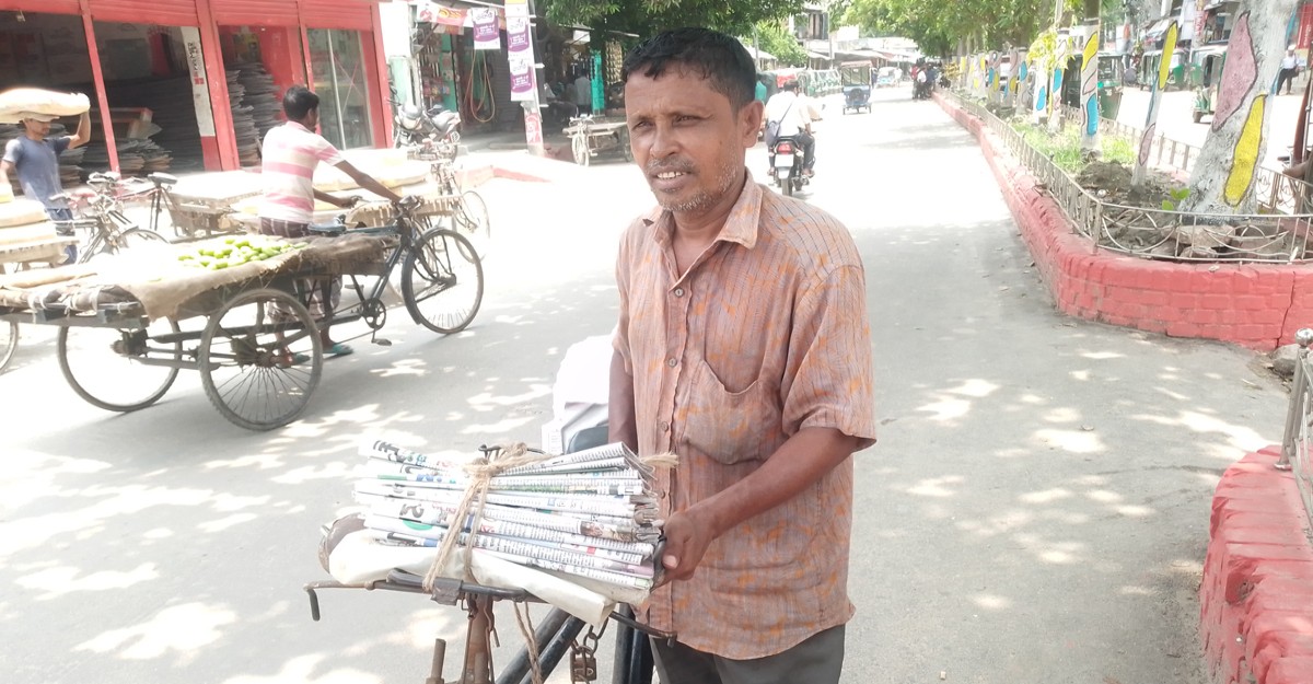 ভালো নেই মুন্সীগঞ্জের পত্রিকার হকাররা
