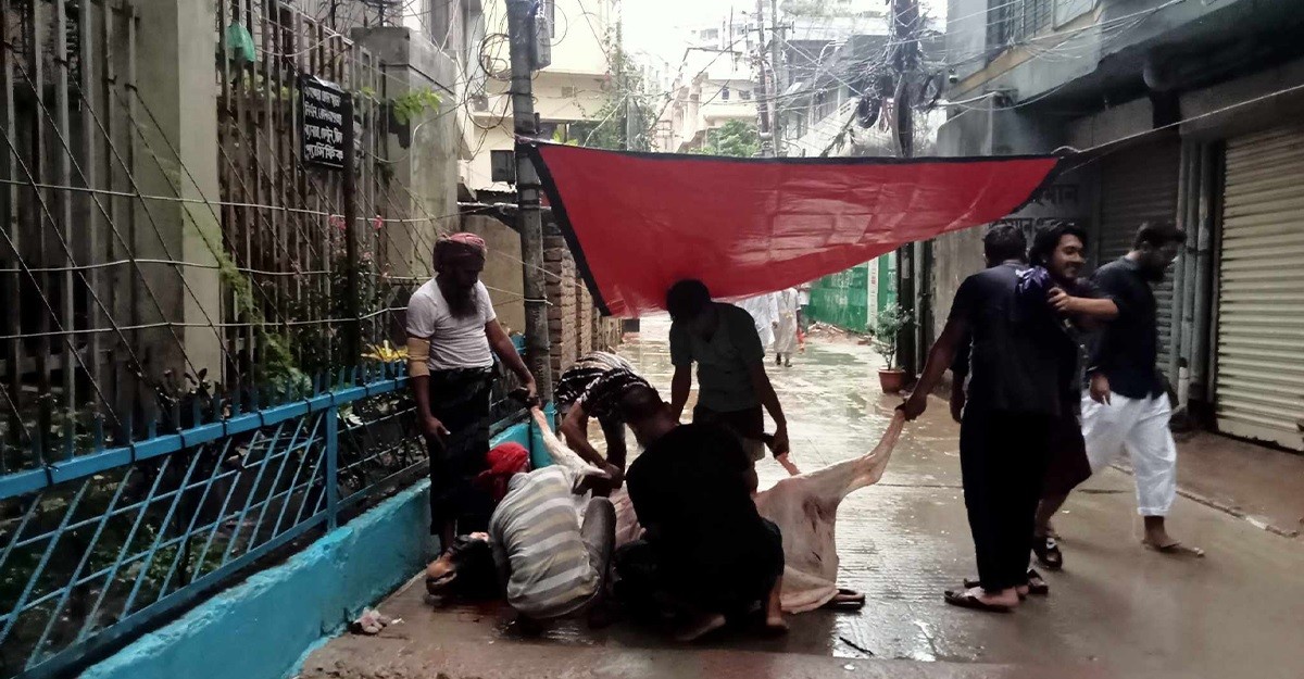 কোরবানি দিতে গিয়ে ২ শতাধিক মানুষ আহত