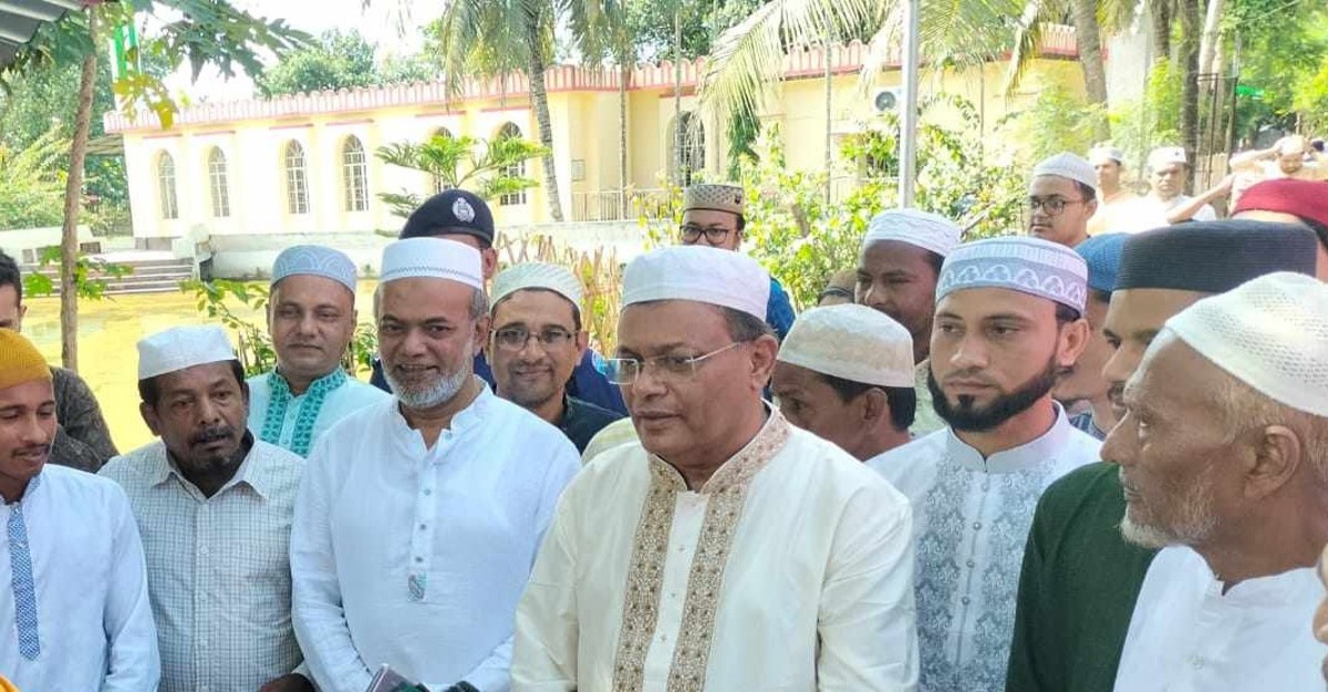 ষড়যন্ত্র ছিন্ন করে দেশ উন্নয়নের দিকে এগিয়ে যাবে: তথ্যমন্ত্রী