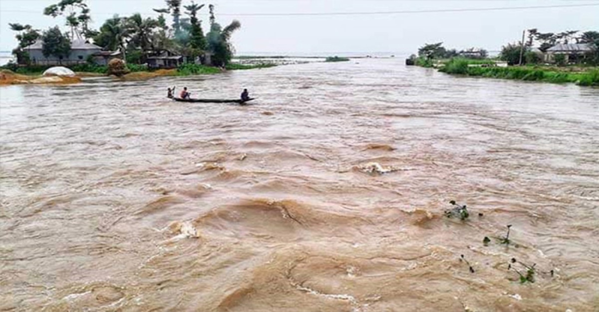 বৃষ্টি ও পাহাড়ি ঢলে সুনামগঞ্জে বেড়েছে পানি, বন্যার আশঙ্কা