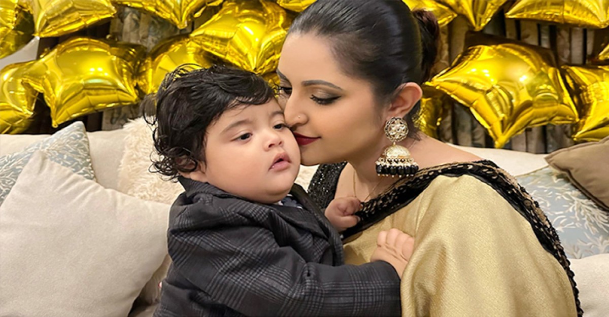ছেলেকে নিয়ে হাসপাতালে পরীমণি