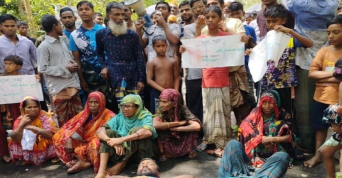 নদী ভাঙন রোধে ব্যবস্থা গ্রহণের দাবিতে সড়ক অবরোধ
