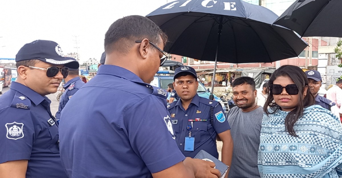 সাভারে যানবাহনে ভ্রাম্যমাণ আদালতের অভিযান