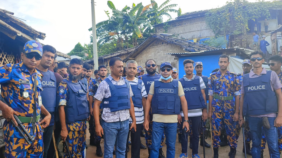 রোহিঙ্গা ক্যাম্পে দুই পক্ষের গোলাগুলিতে নিহত ৫