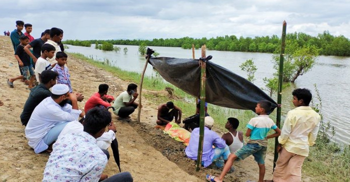 নাফ নদীতে মাছ ধরতে গিয়ে যুবকের মৃত্যু