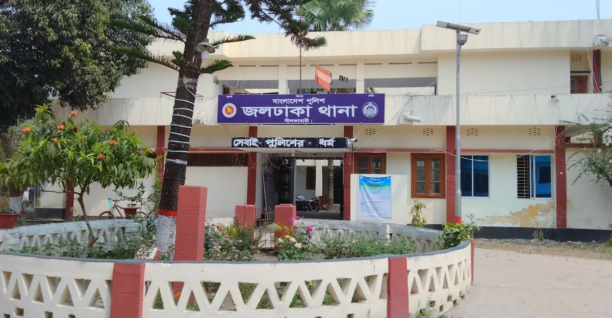 ধর্ষণে ব্যর্থ হয়ে মাদ্রাসা শিক্ষার্থীর গলা কাটলো বখাটে
