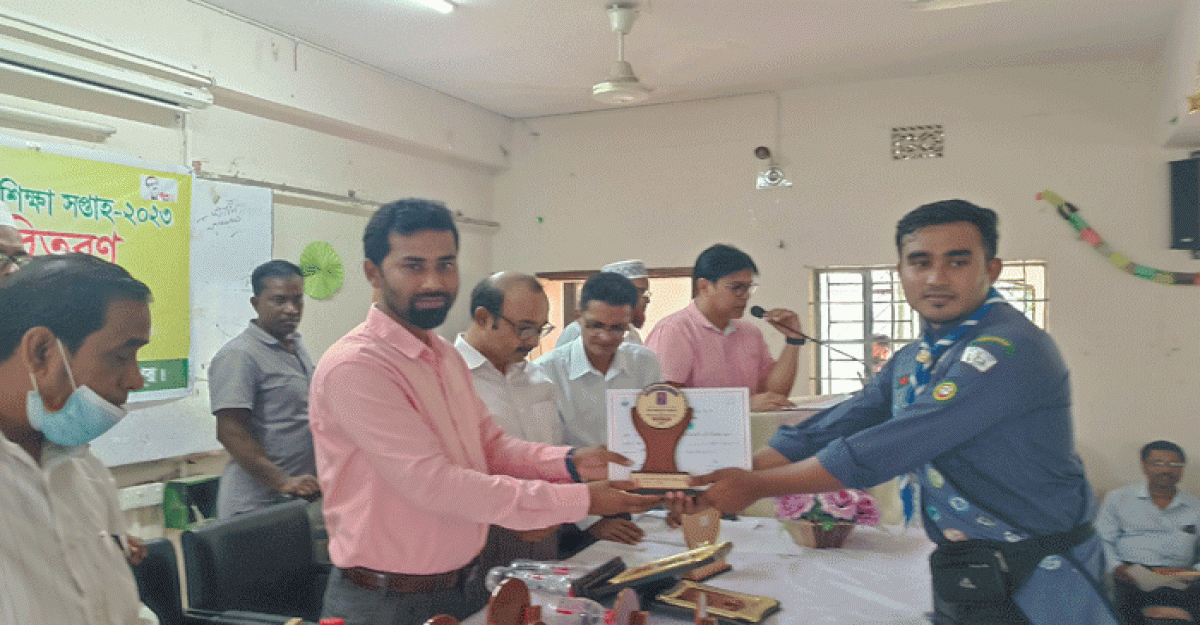 সরিষাবাড়ীতে পুরস্কার ও সনদ বিতরণ
