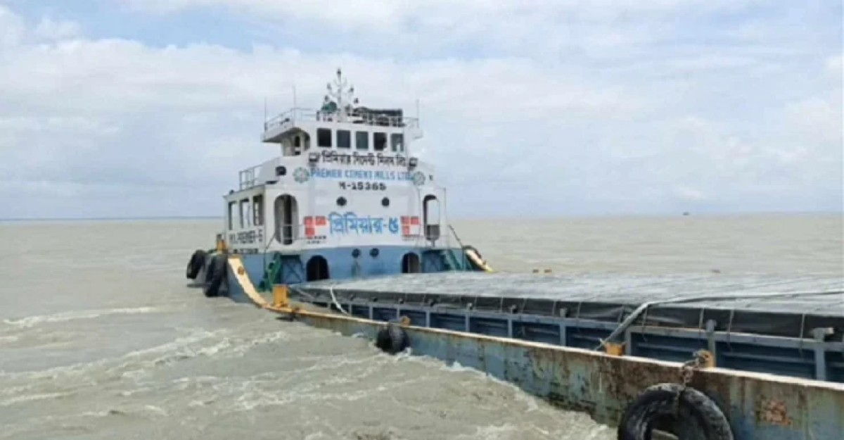 দুর্ঘটনার কবলে কার্গো জাহাজ, ১২ জন উদ্ধার