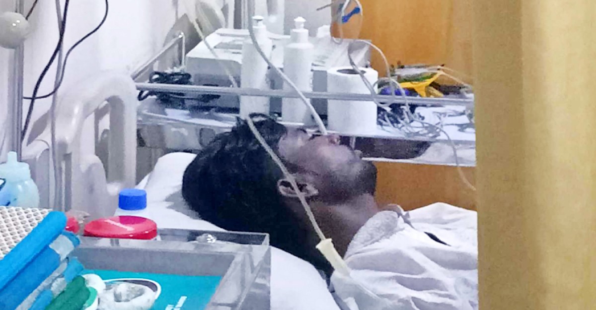 গণধোলাইয়ের শিকার হয়ে হাসপাতালে হিরো আলম