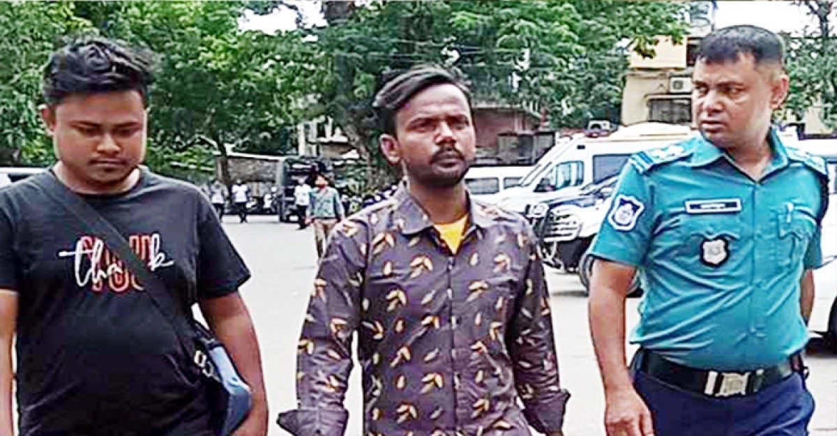 ডিবি কার্যালয়ে হিরো আলম