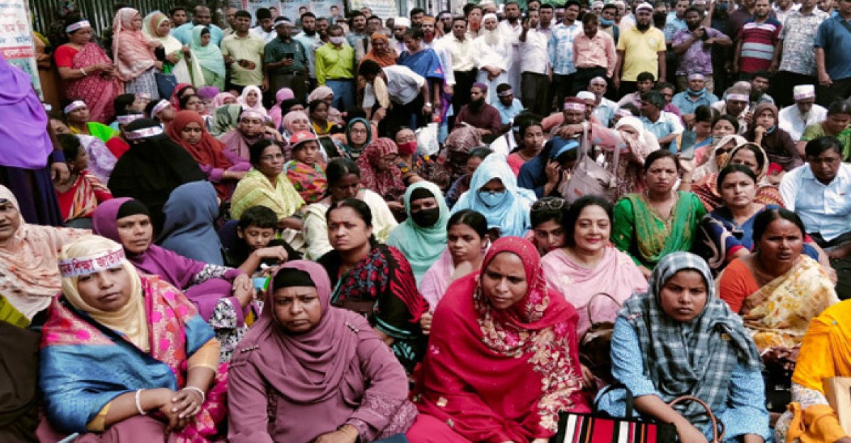 দাবি আদায় না হওয়া পর্যন্ত রাজপথ ছাড়ছেন না শিক্ষকরা
