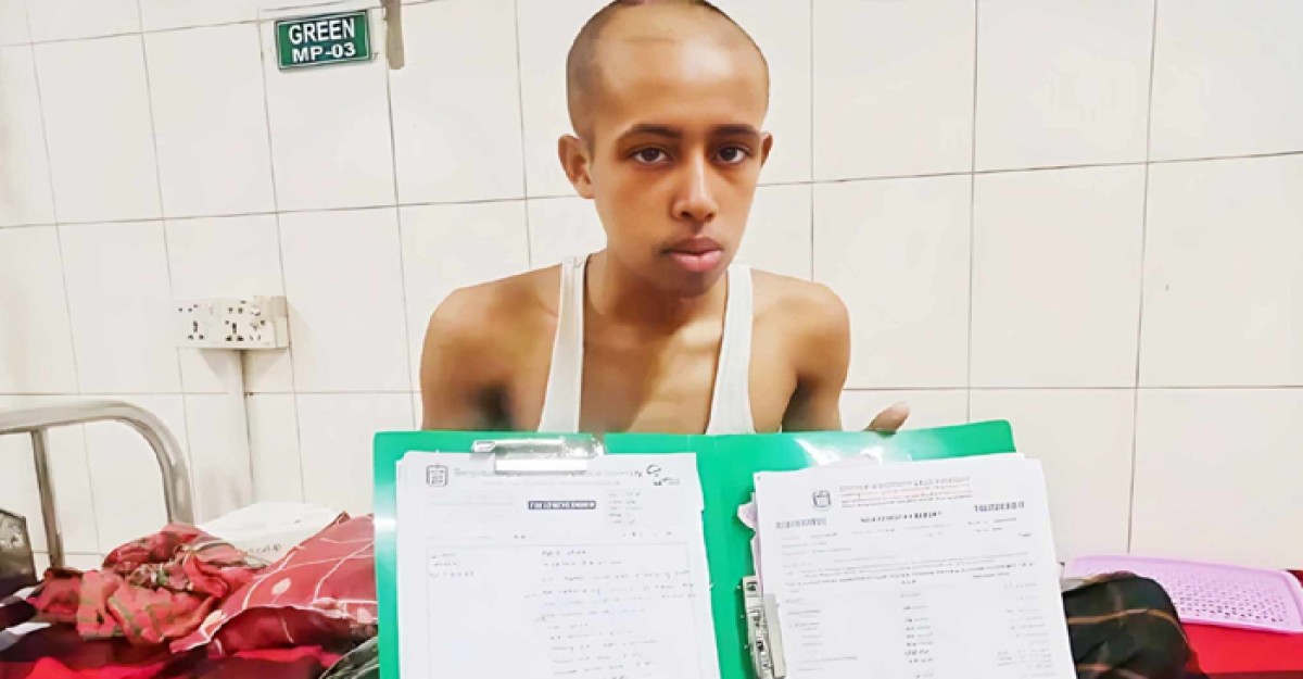 বাঁচতে চায় ব্লাড ক্যান্সারে আক্রান্ত লালমোহনের কলেজ ছাত্র রবিন