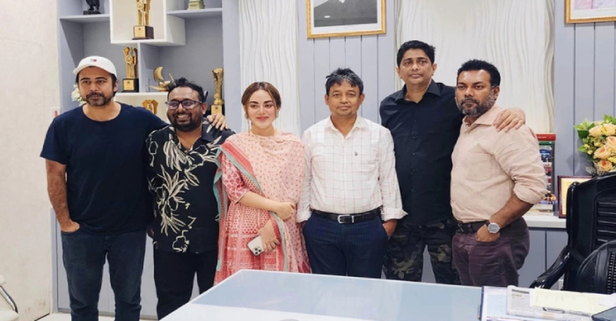 ডিবি প্রধানের সাথে দেখা করলেন সুড়ঙ্গ টিম