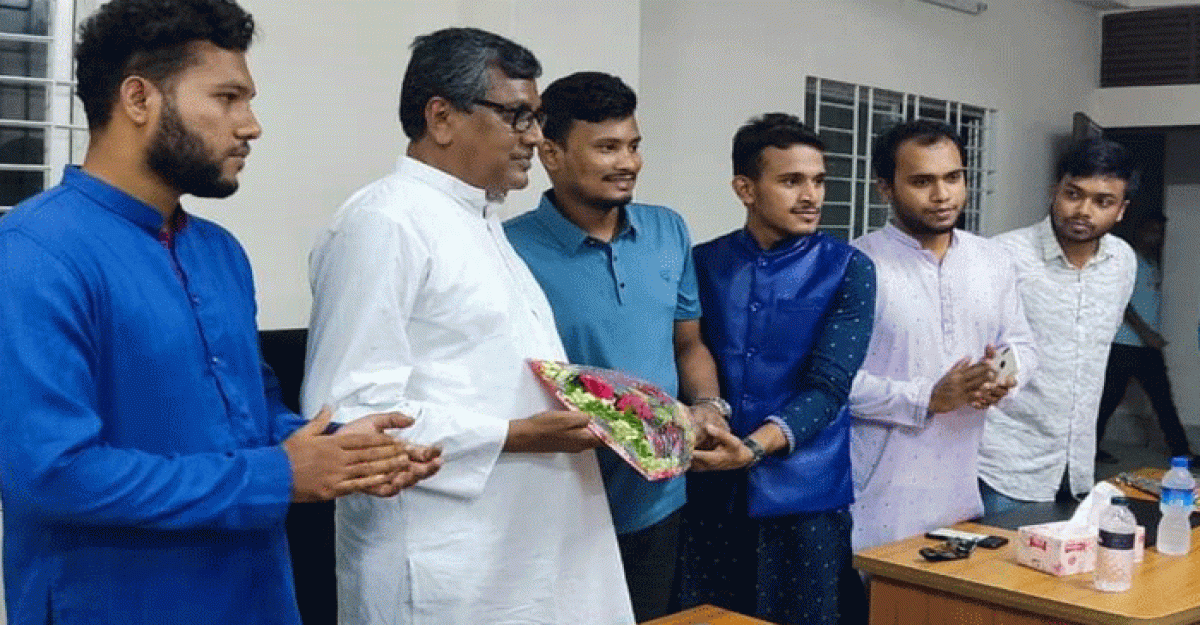 পটুয়াখালী বিশ্ববিদ্যালয় ছাত্রলীগের পক্ষ থেকে এড. ইমদাদুল হক সেলিমকে সংবর্ধনা