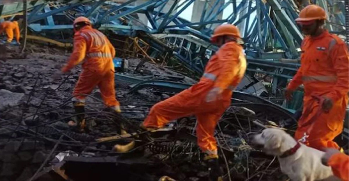 ভারতে ক্রেন ভেঙে প্রাণ গেল ১৬ জনের