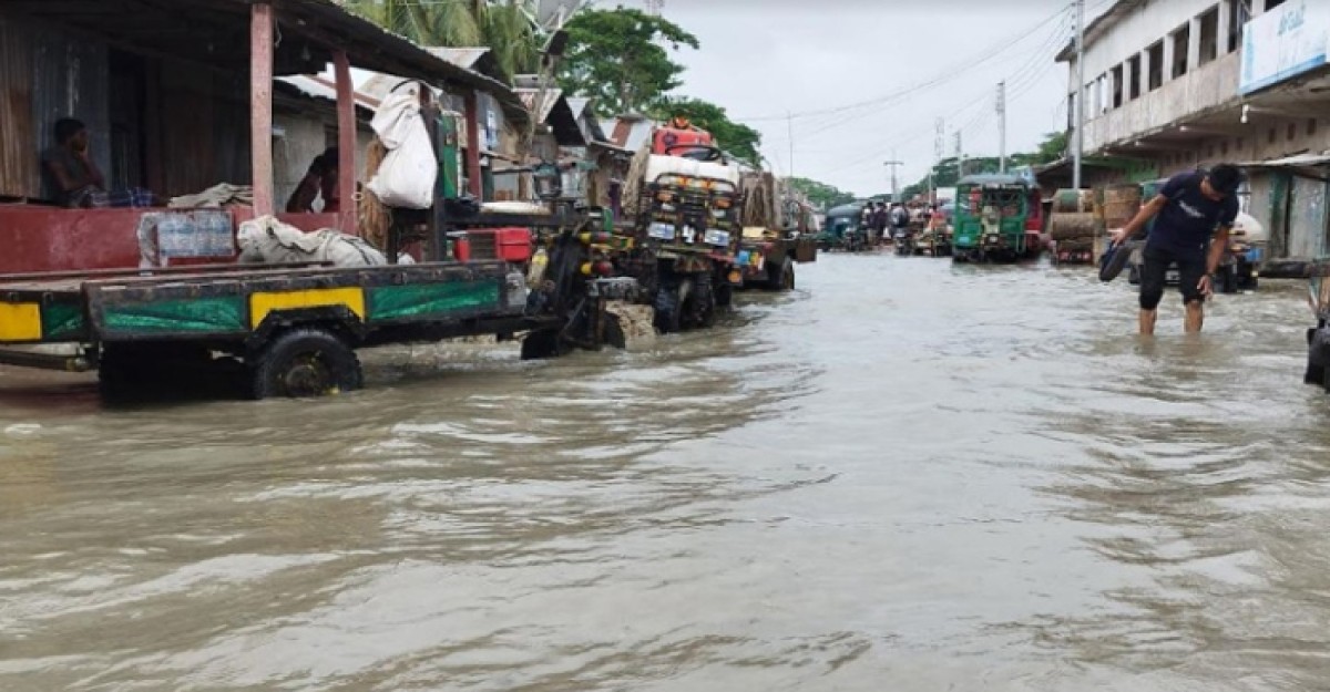 জোয়ারে হাতিয়ার নিম্নাঞ্চল প্লাবিত