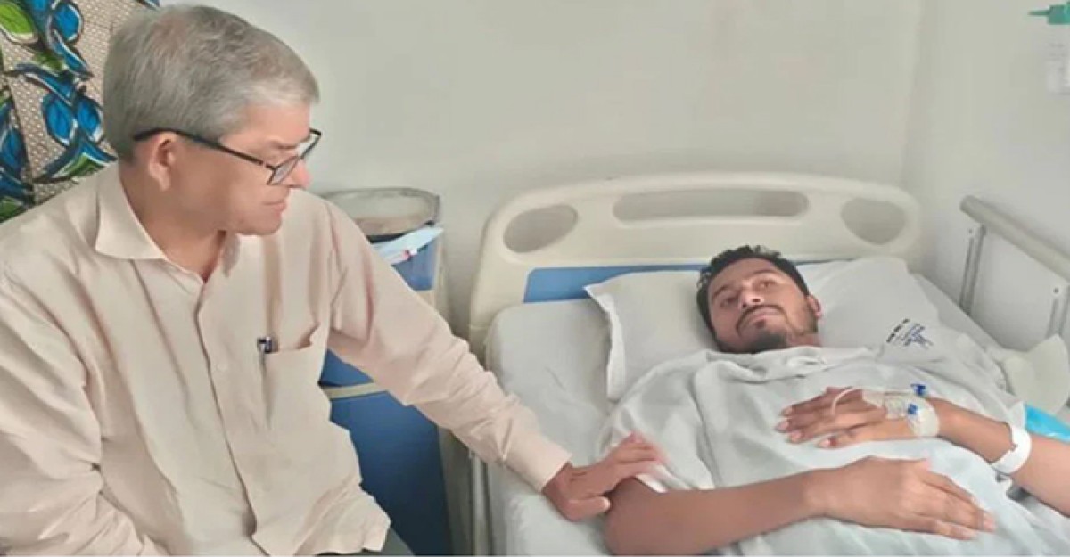 নুরুল হক নুরকে দেখতে হাসপাতালে মির্জা ফখরুল