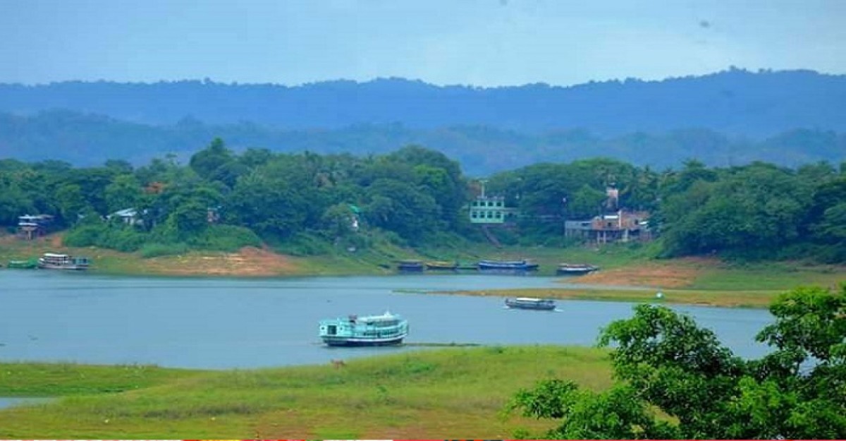 কাপ্তাই হ্রদে নৌ চলাচল বন্ধ