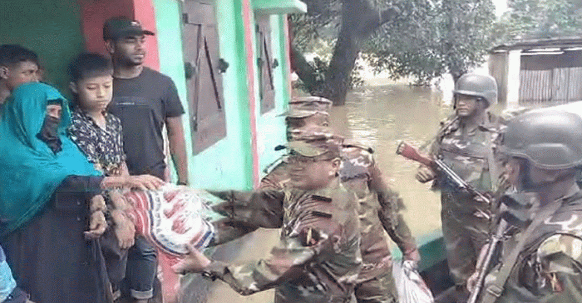 খাগড়াছড়ি ও দীঘিনালায় বন্যা দুর্গত এলাকায় সেনাবাহিনীর ত্রাণ সহায়তা