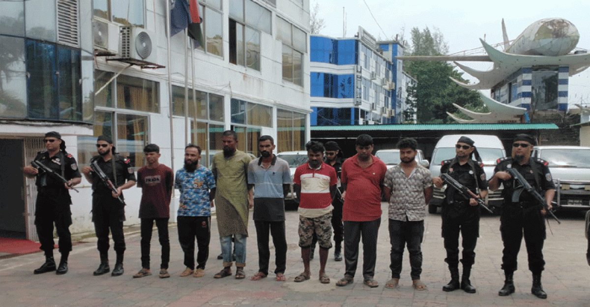 উখিয়া-টেকনাফে বাহিনী প্রধান রাসেলসহ গ্রেফতার ৭