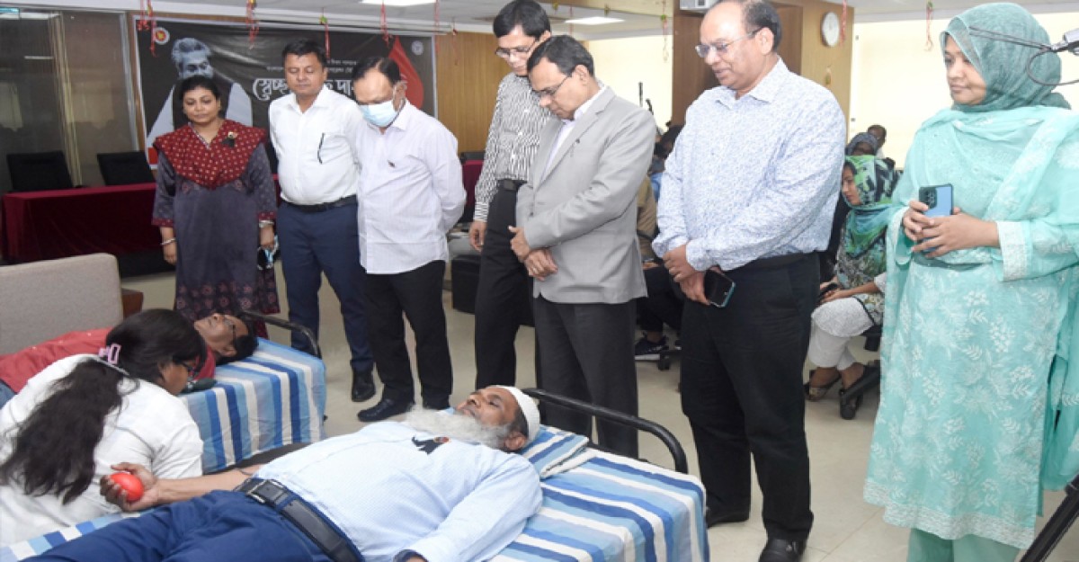 জাতীয় শোক দিবস উপলক্ষ্যে বিসিকে স্বেচ্ছায় রক্তদান কর্মসূচি অনুষ্ঠিত