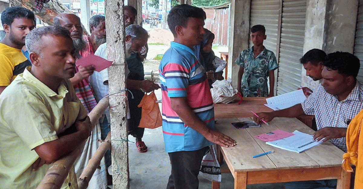 ফুলবাড়িয়ার দেওখোলায় খাদ্য বান্ধব কর্মসূচি অনিয়ম দূর্নীতির অভিযোগ