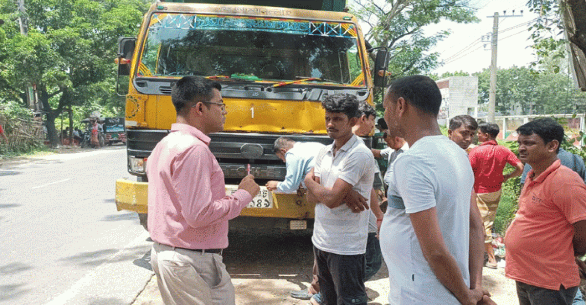 পাবনায় শব্দ দূষণের উপর ভ্রাম্যমান আদালতের অভিযান