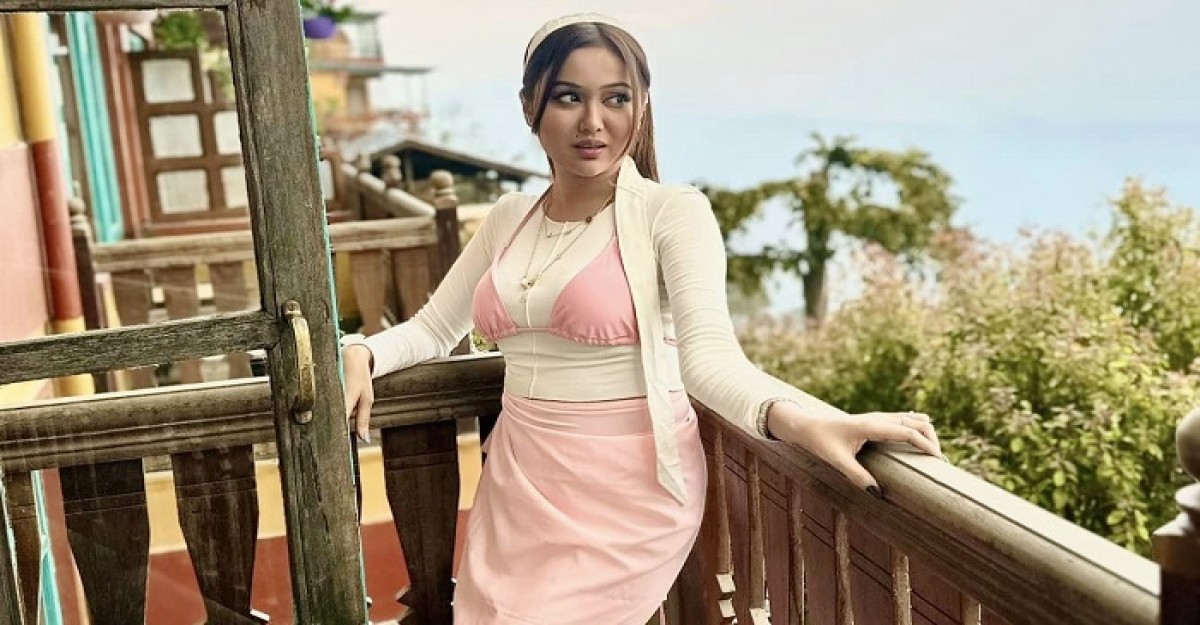 অভিনয়ে নিষিদ্ধ, মুখ খুললেন চমক