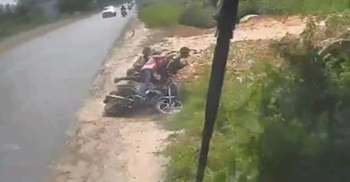 ভারতের তামিলনাড়ুতে বাস-মোটরসাইকেল সংঘর্ষে নিহত ৩