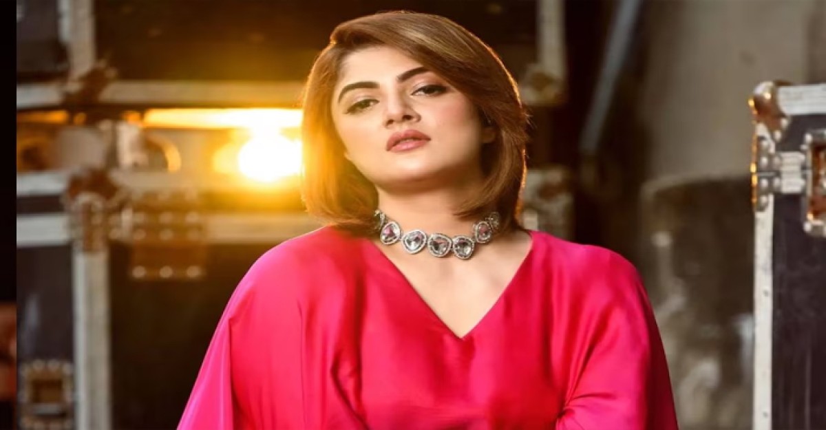 জন্মদিনে 'তারা' উপহার পেলেন শ্রাবন্তী