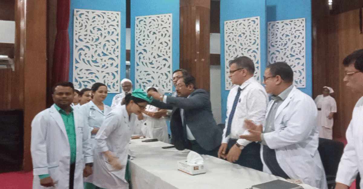বিএসএমএমইউ নার্সদের অনুমোদিত ইউনিফর্মের উদ্বোধন