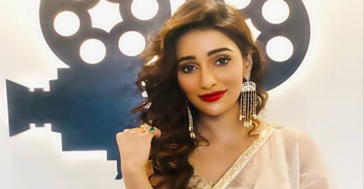 ঢালিউডে কাজের অনুমতি পেলেন সায়ন্তিকা