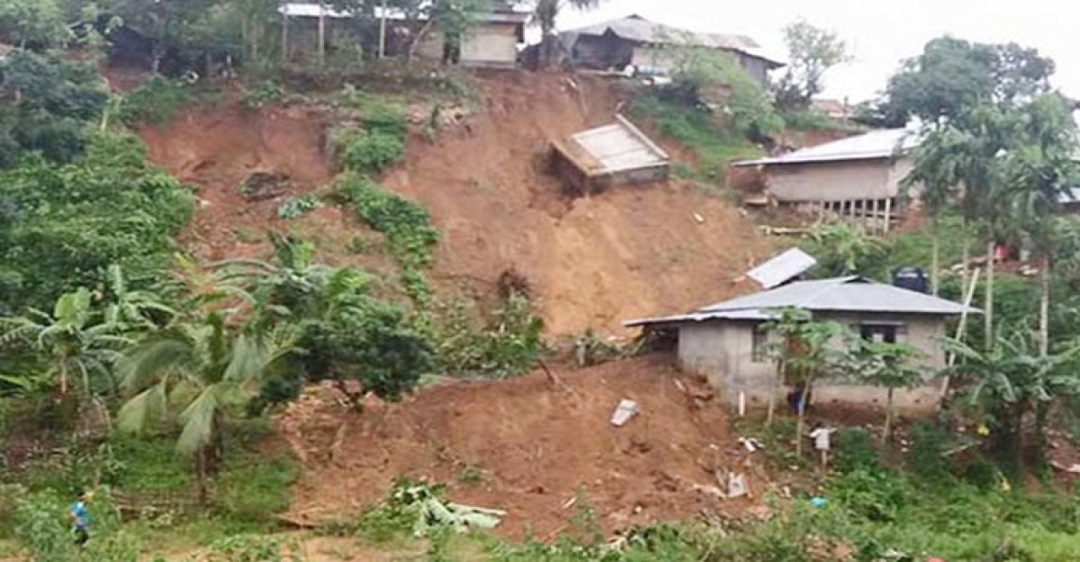 পাহাড় ধসে বাবা-মেয়ের প্রাণহানি