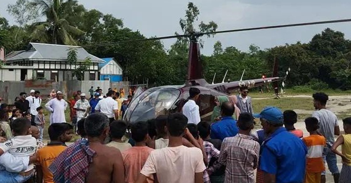 মুন্সীগঞ্জে মায়ের ইচ্ছে পূরণে হেলিকপ্টারে বাড়িতে বউ আনলেন প্রবাসী যুবক