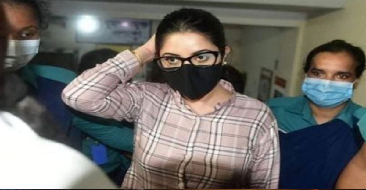 আইনজীবীর মাধ্যমে হাজিরা দিলেন পরীমনি