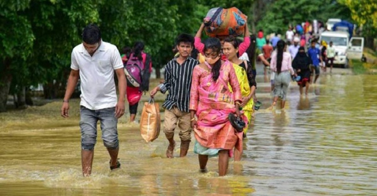 আসামে বন্যায় ১৫ জনের মৃত্যু