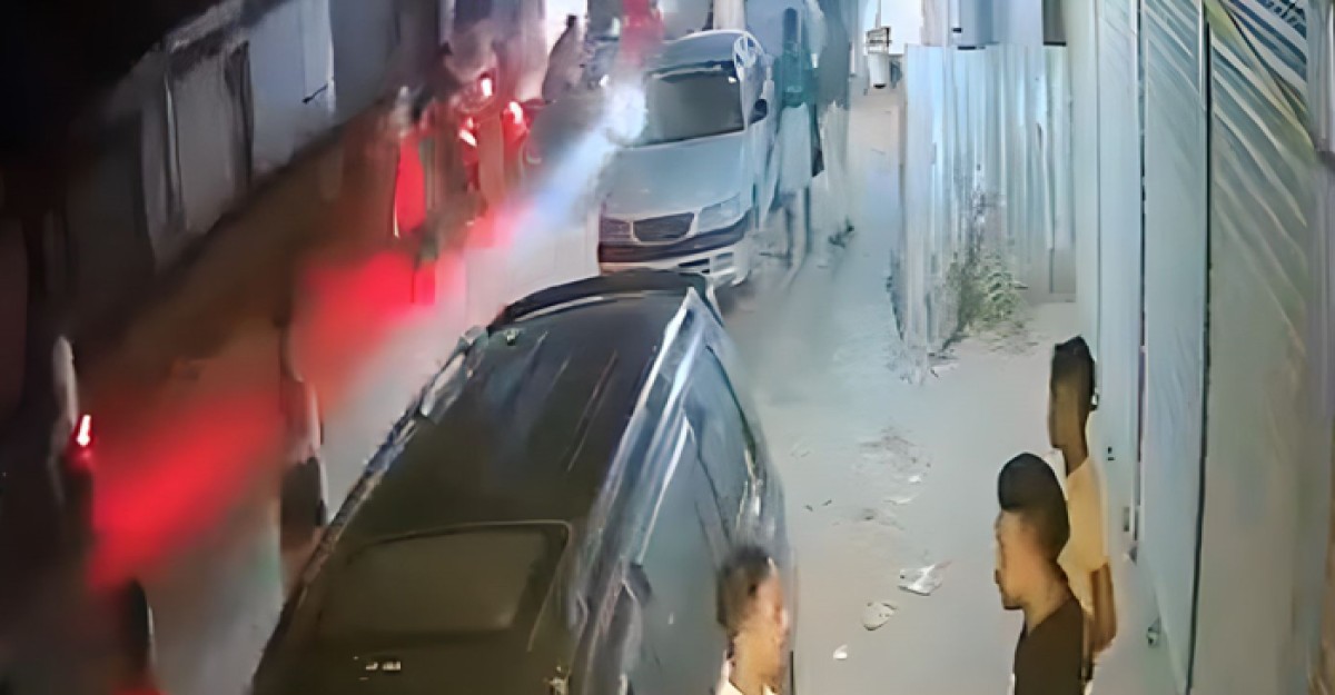 শ্রীপুরে মধ্যরাতে গোলাগুলি, গাড়ি ভাঙচুর