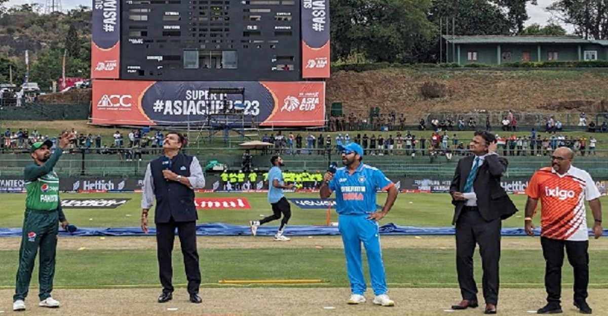 পাকিস্তানের বিপক্ষে টস জিতে ব্যাটিংয়ে ভারত