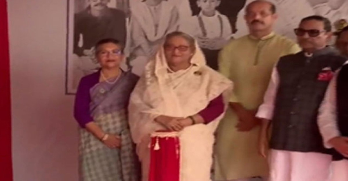 এলিভেটেড এক্সপ্রেসওয়ে উদ্বোধন করলেন প্রধানমন্ত্রী