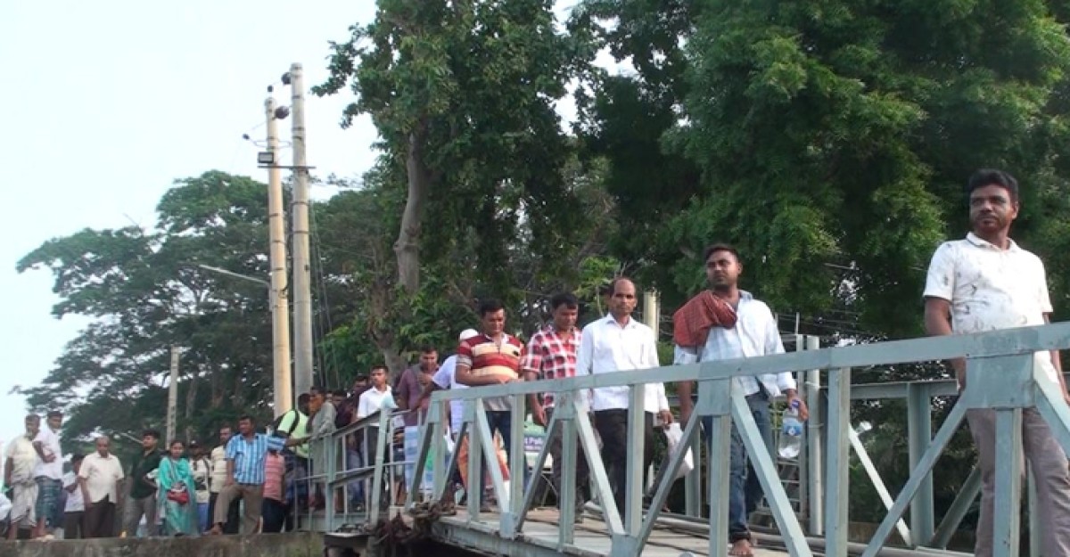 সুন্দরবনে বাড়ছে পর্যটকদের ভীড়, নজর কারছে ঝুলন্ত ব্রীজসহ নানা স্থাপনা