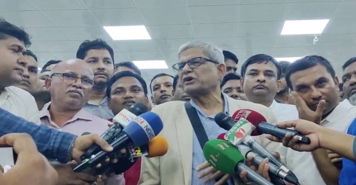 দেশে ফিরলেন মির্জা ফখরুল