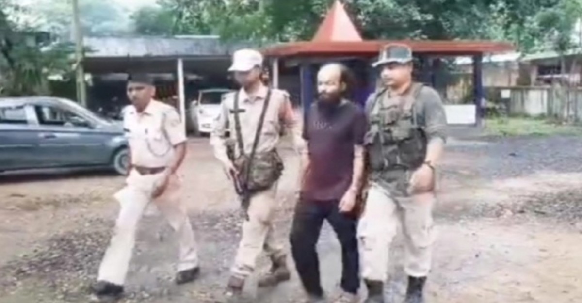 ঝাড়ফুঁকের নামে মহিলার সঙ্গে অশালীন আচরণ, পীর গ্রেফতার