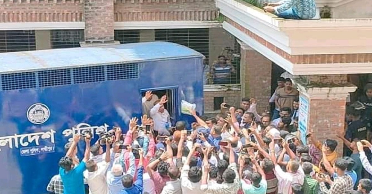 লক্ষ্মীপুরে এ্যানিসহ ৩ বিএনপি নেতার নামে গ্রেফতারি পরোয়ানা জারি