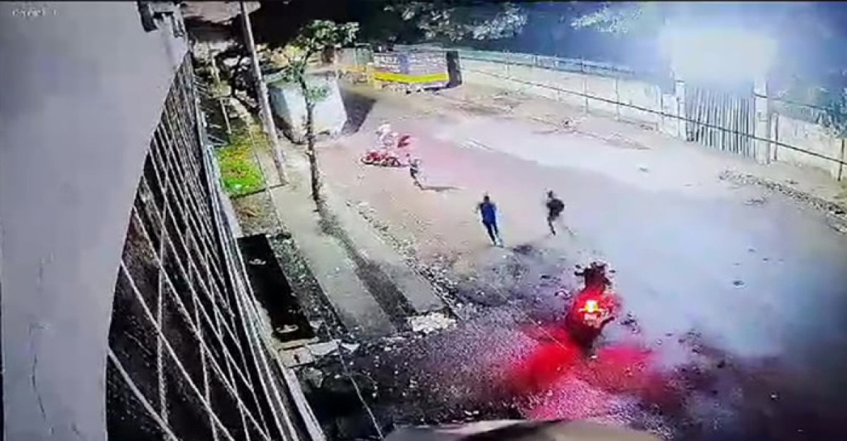 তেজগাঁওয়ে প্রাইভেটকার থামিয়ে এলোপাতাড়ি গুলি, আহত ৩