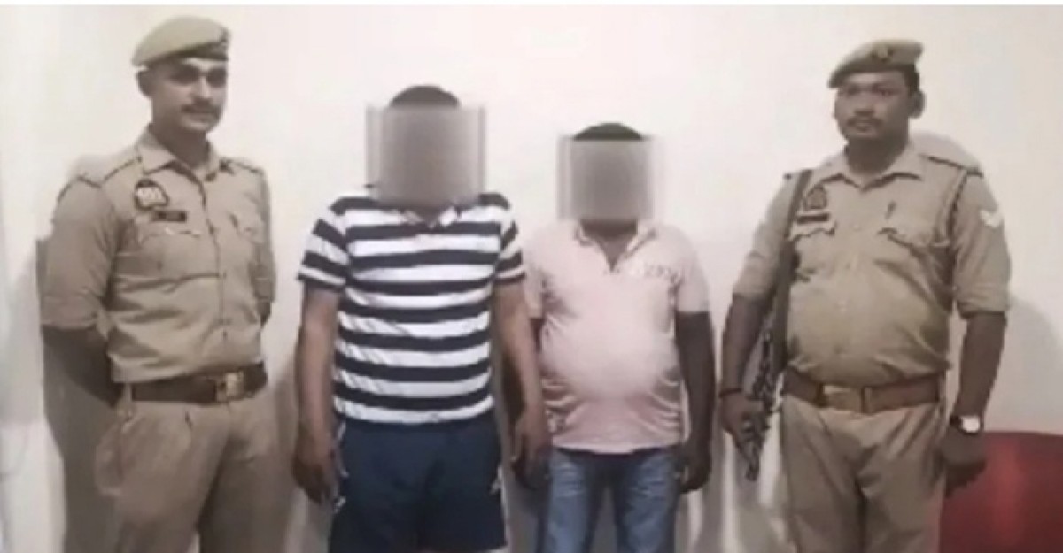 ৩ হাজার টাকা ধার মেটাতে না পারায়, ব্যবসায়ীকে বিবস্ত্র করে বাজারে প্রদক্ষিণ