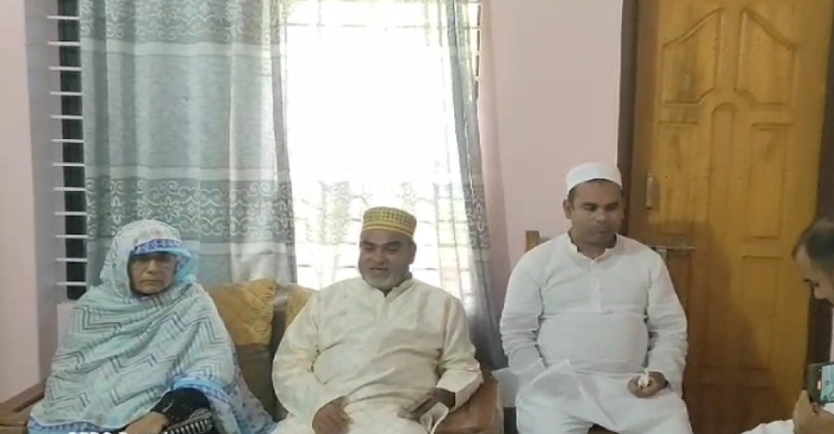 মাদকাসক্ত ছেলের থেকে বাঁচতে বাবা মায়ের আকুতি